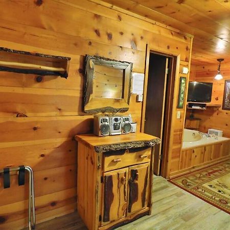 Alpine Mountain Sweetheart Cabin Jacuzzi #8 Helen Bagian luar foto